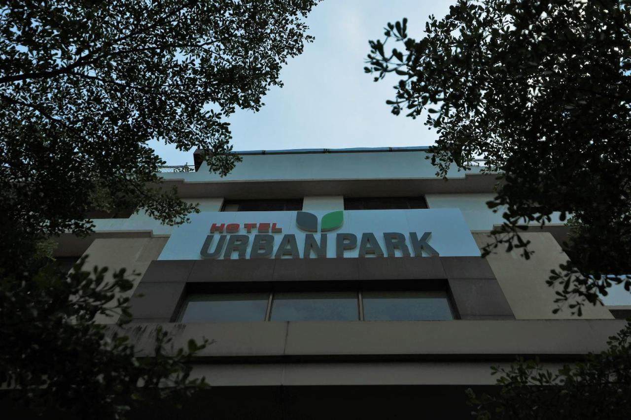 Hotel Crystal Urban Park Bhubaneswar Esterno foto
