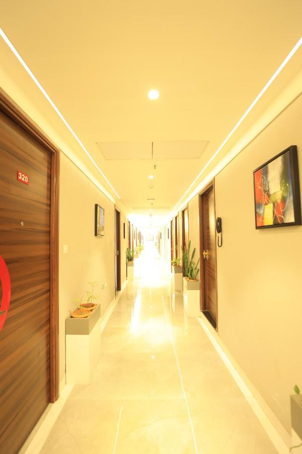 Hotel Crystal Urban Park Bhubaneswar Esterno foto